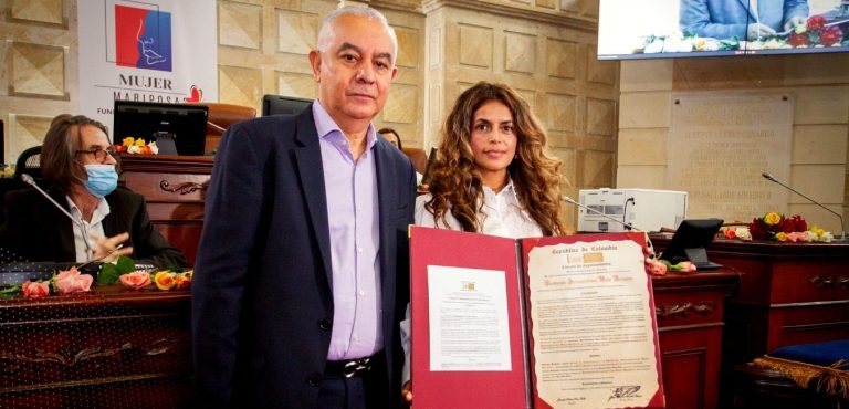 FUNDACIÓN IBEROAMERICANA MUJER MARIPOSA FUE CONDECORADA EN EL CONGRESO